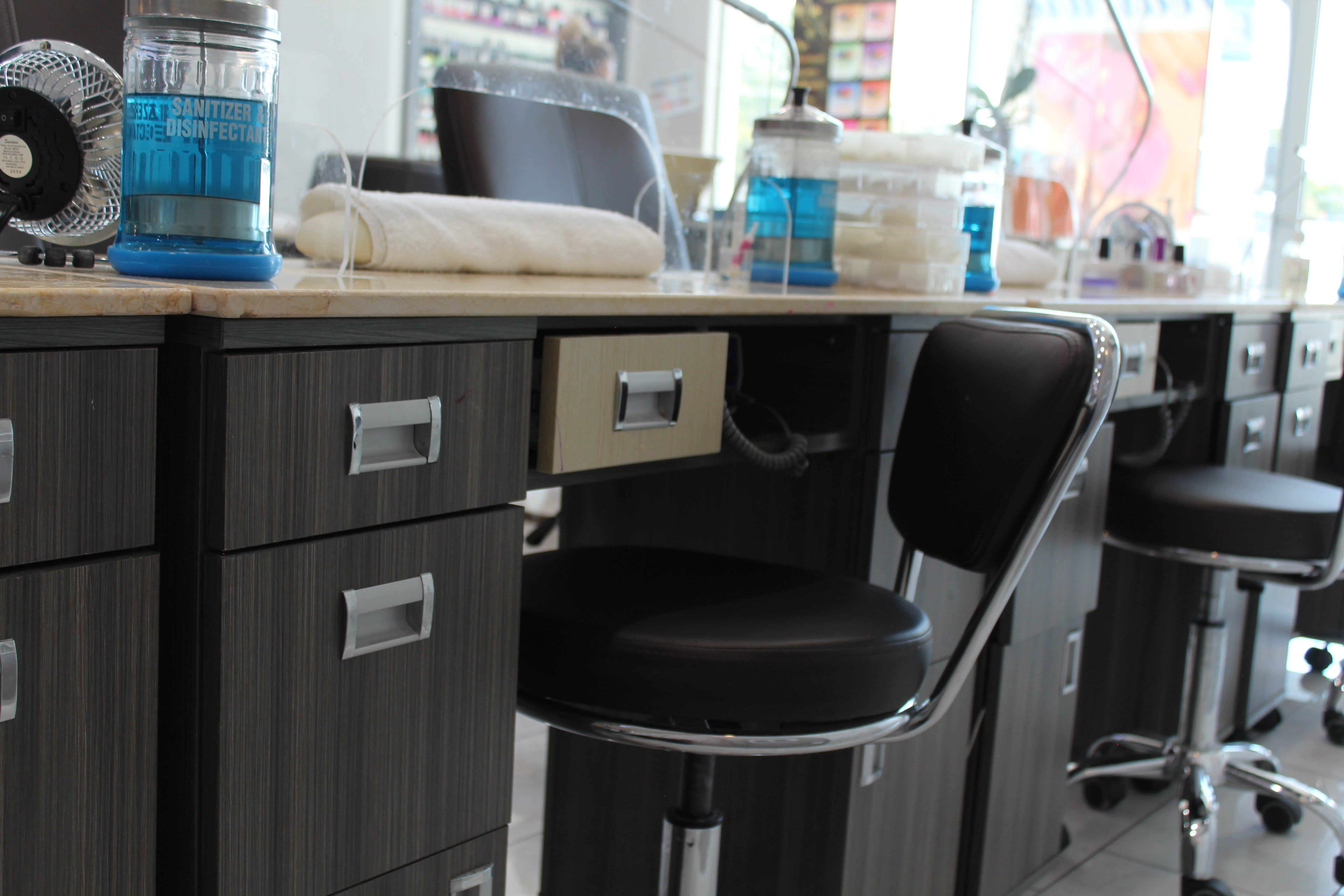 Nail Tech Manicurist Chairs Shop Salon City ShopSalonCity