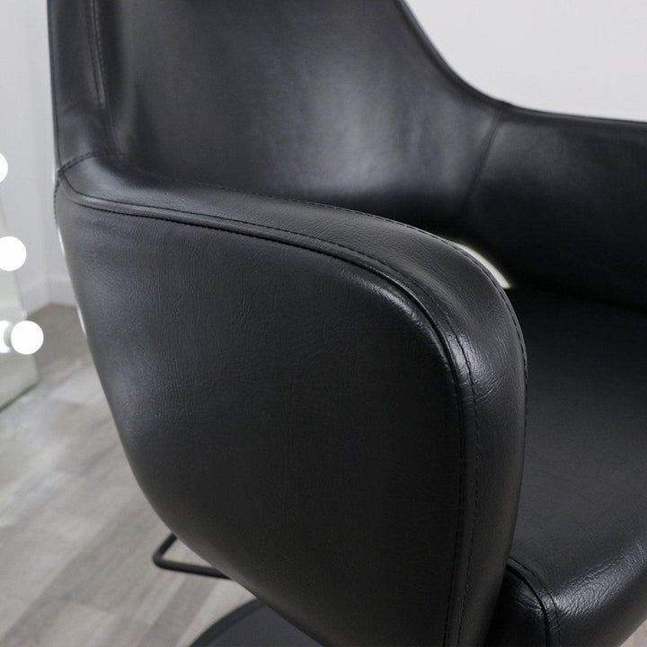 Chic Salon Chair - SalonCity