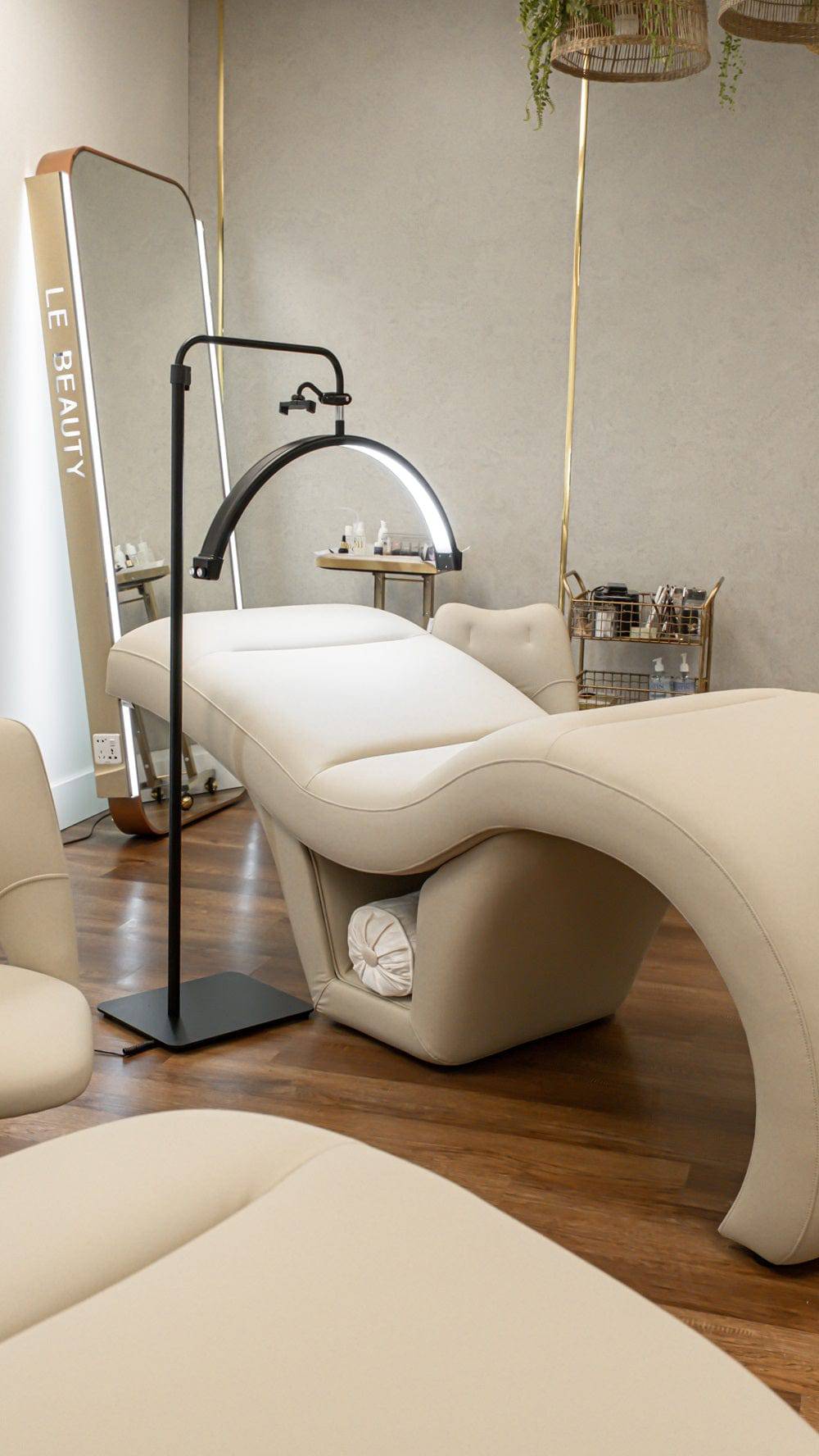 Facial bed with stool hotsell